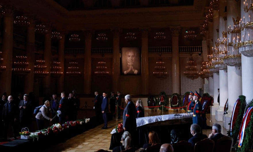 De herdenkingsdienst van Gorbatsjov in de Pillar Hall.
