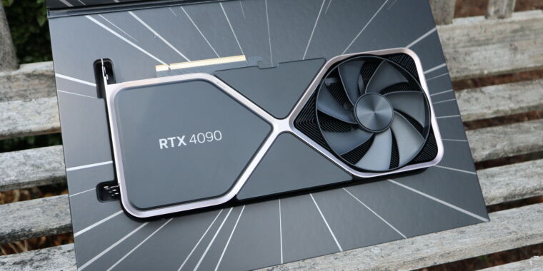 We testen momenteel de Nvidia RTX 4090 - laten we je laten zien hoe zwaar het is