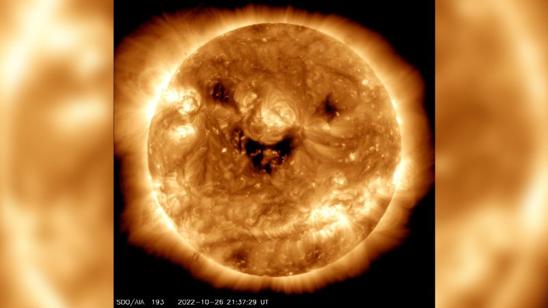 NASA maakt vreemde foto van 'glimlachende' zon