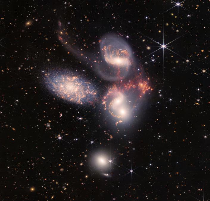 Een afbeelding gemaakt door de James Webb Quintuple Telescope van Stephane.