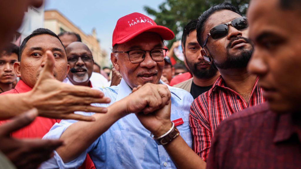 Anwar Ibrahim schrijft geschiedenis als de 10e premier van Maleisië
