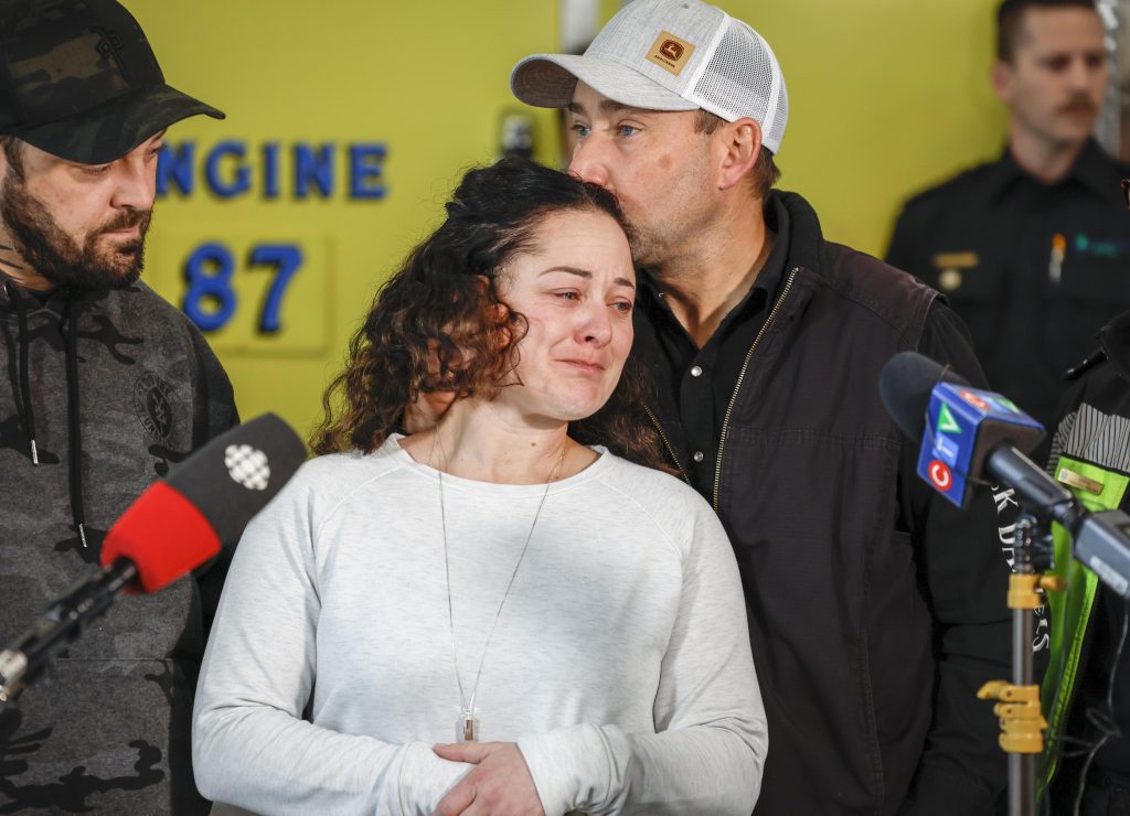 De Canadese paramedicus behandelde onbewust zijn dochter bij een dodelijk ongeval