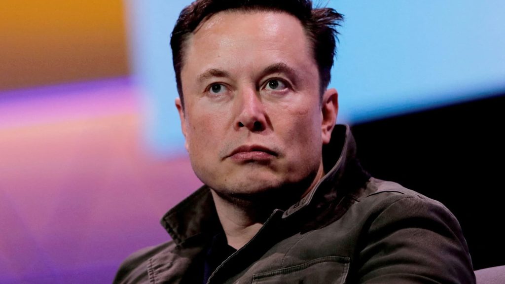 Elon Musk stelt op Twitter meer eisen aan het kantoor