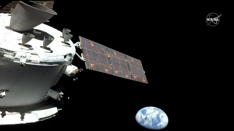 NASA's Orion-bemanningsvoertuig heeft met succes een flyby van de maan voltooid