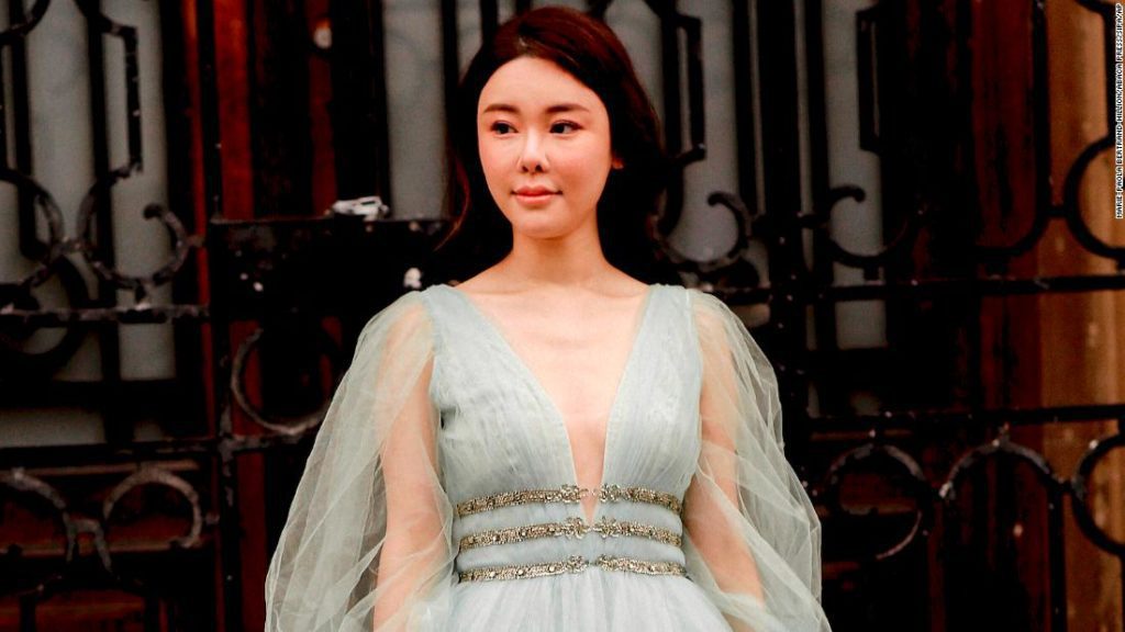 Abby Choi: ex-man en familieleden beschuldigd van moord op het Hongkongse model Abby Choi