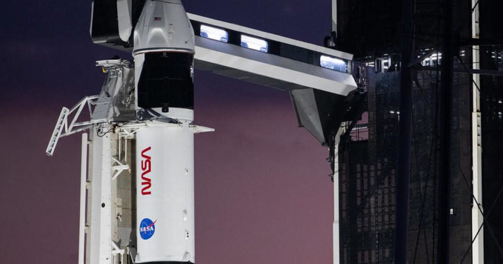 De lancering van een vierkoppige bemanning naar een ruimtestation op een SpaceX-raket wordt vlak voor het opstijgen afgebroken