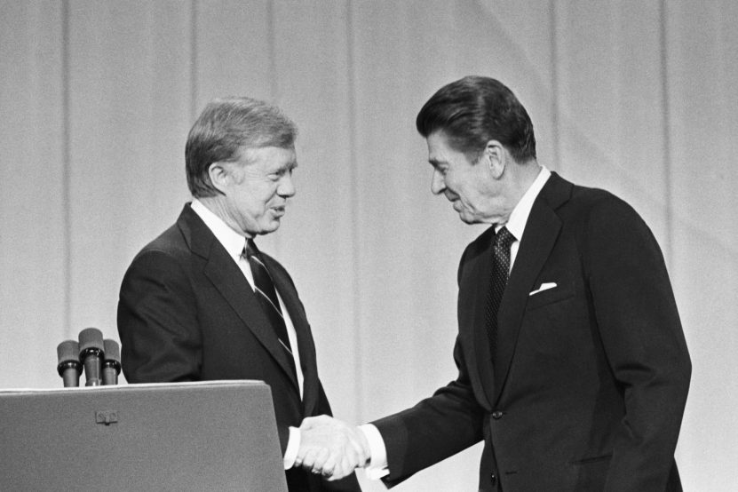 Een vermeende getuige zei dat de bondgenoten van Reagan van plan waren de vrijheid van de Amerikaanse gijzelaars om Carter te saboteren, te vertragen