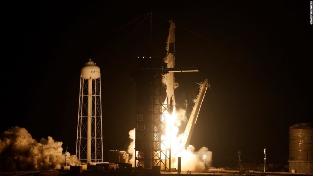 SpaceX lanceert een internationale bemanning van astronauten op een ruimtestationmissie