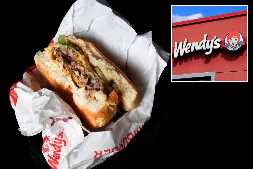 Wendy's aangeklaagd nadat een vrouw in het ziekenhuis was opgenomen voor het eten van een hamburger