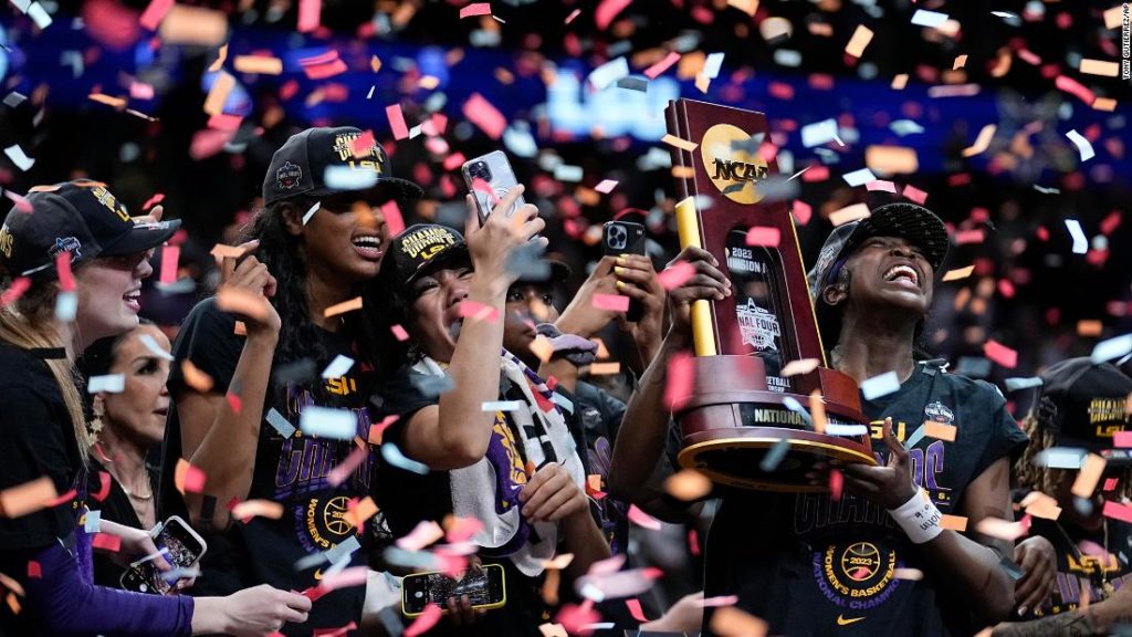 De #3 LSU Tigers versloegen de Iowa Hawkeyes in het NCAA Women's Basketball Tournament