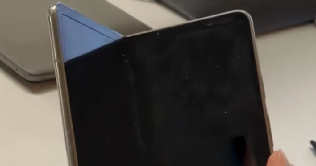 De Leaked Pixel Fold-video toont een binnenscherm met zware randen