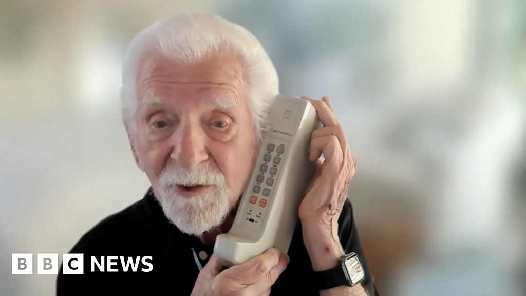 De uitvinder van de mobiele telefoon belde 50 jaar geleden voor het eerst