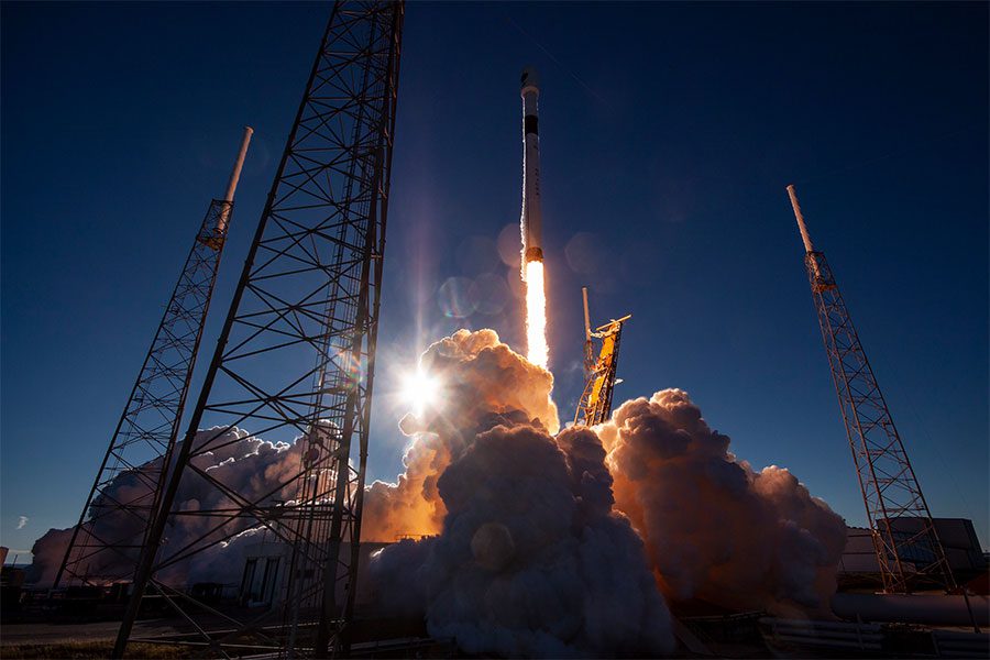 SpaceX Falcon 9 wordt gelanceerd vanaf Launch Complex 40.