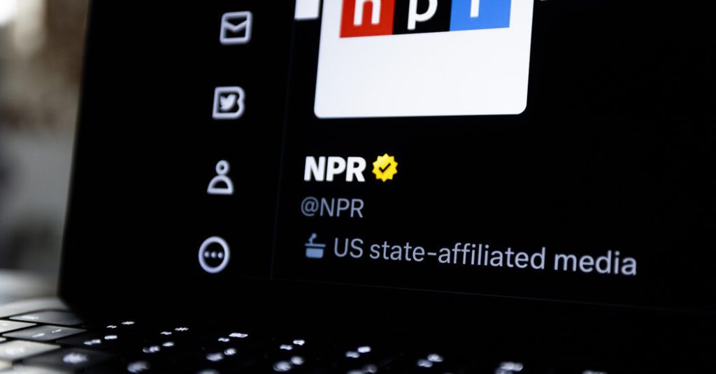 Twitter verwijdert "door de overheid gefinancierde" posters van NPR en andere media-accounts