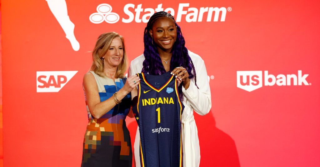 WNBA Draft: High Boston gaat #1 naar de Indiana Fever