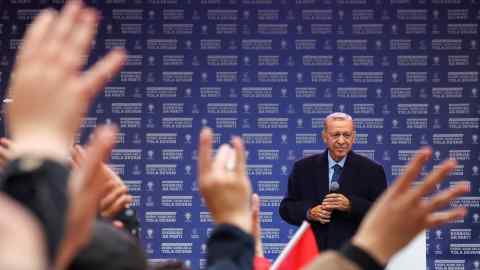 Recep Tayyip Erdogan tijdens een verkiezingsbijeenkomst in Istanbul