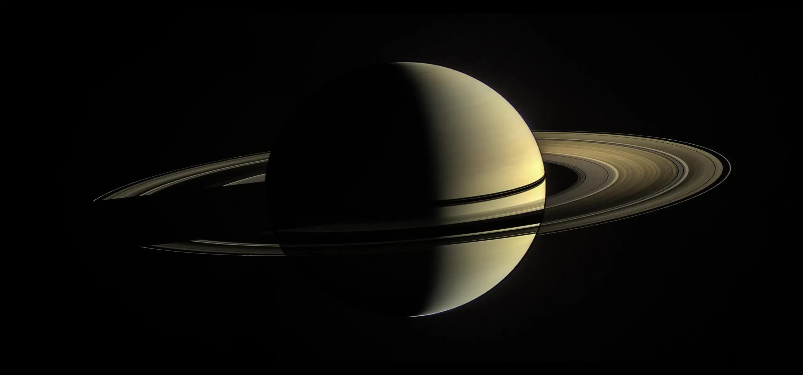 De ringen van Saturnus zijn klein en kunnen snel verdwijnen