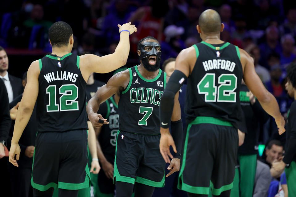 De Celtics zagen er vrijdag sterk uit in een indrukwekkende Game 3-overwinning op de 76ers.  (Foto door Tim Nwachukwu/Getty Images)
