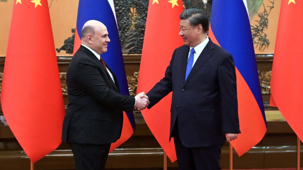 Het bezoek van de Russische premier Mikhail Mishustin aan China ging gepaard met sancties