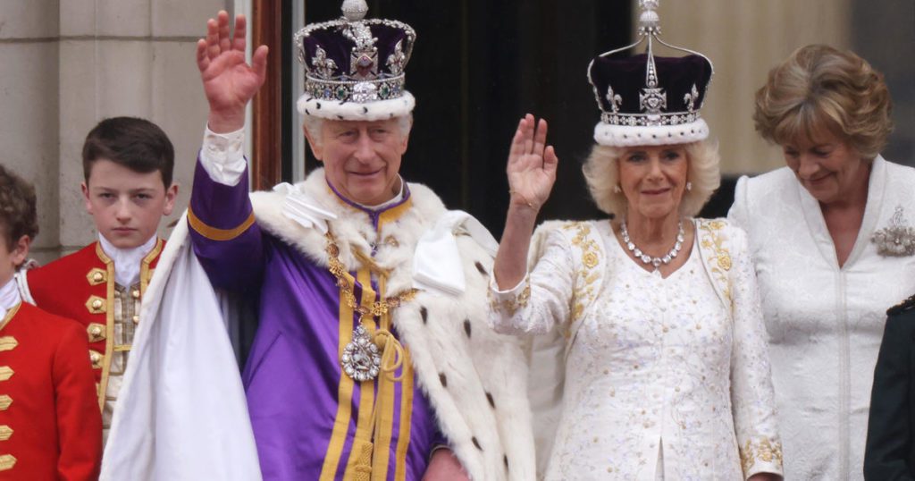 Koning Charles III en koningin Camilla worden officieel gekroond tijdens een kroningsceremonie