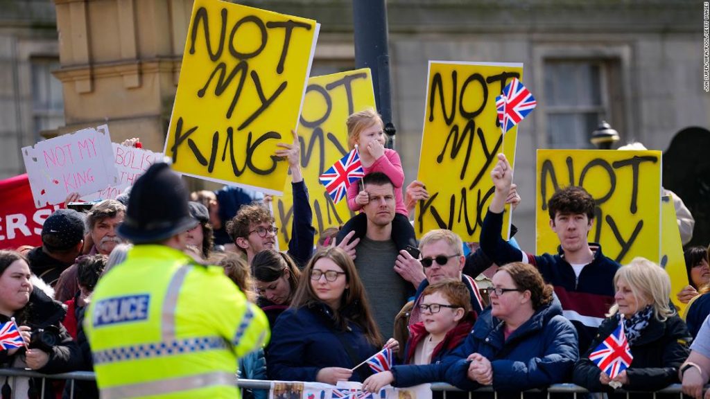 UK Public Order Law: delen van een controversiële anti-protestwet worden van kracht voorafgaand aan de kroning van koning Charles