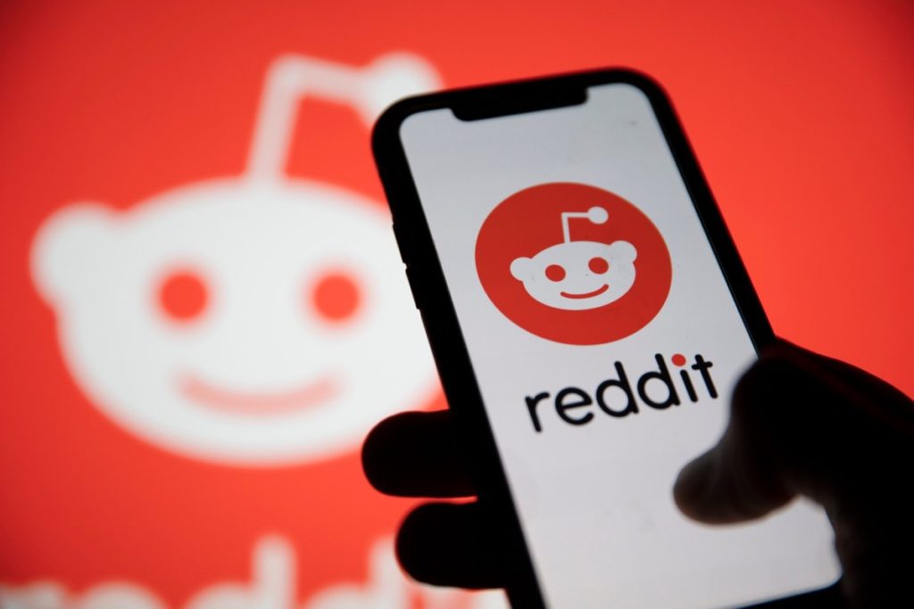 Ter voorbereiding op de verkoop sluit Reddit externe klanten af