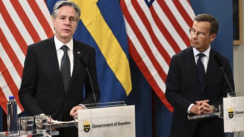 De Amerikaanse minister van Buitenlandse Zaken Antony Blinken, links, en de Zweedse premier Ulf Kristersson spreken tijdens een persconferentie in Luleå, Zweden, dinsdag 30 mei 2023. (Jonas Ekströmer/TT News Agency via AP)