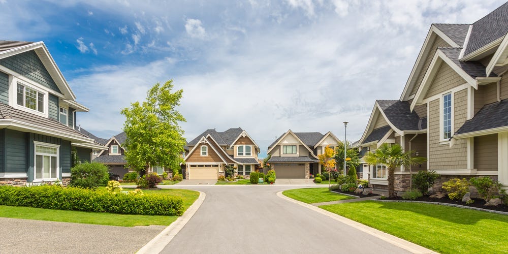 De vooruitzichten voor de woningmarkt keren zich om en de huizenprijzen en huurprijzen dalen nu