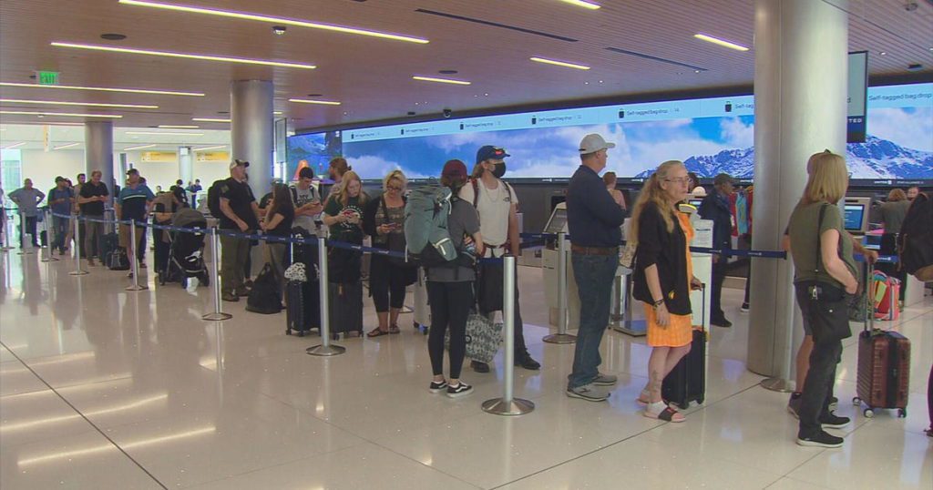 Passagiers van United Airlines zien de tweede dag van chaos op Denver International Airport