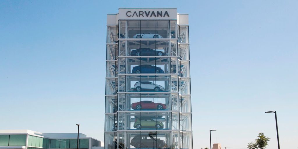 Waarom is Caravana vandaag bevoorraad?  Er zijn twee belangrijke redenen.