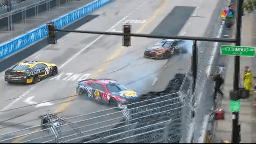 Bekijk alle incidenten tijdens de historische NASCAR Chicago Street Race - NBC Chicago