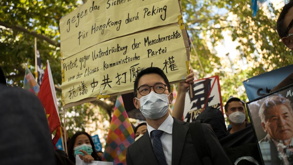 De politie van Hongkong looft beloningen uit voor de arrestatie van 8 buitenlandse pro-democratische activisten