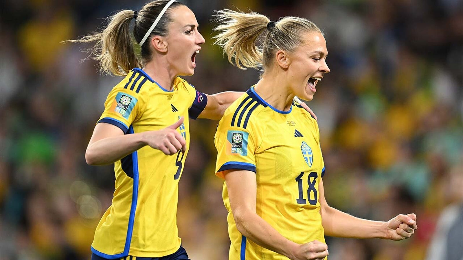 De Zweedse Fridolina Rulfo scoort na 30 minuten een doelpunt tegen Australië
