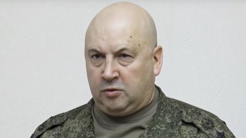 Surovikin: een hoge Russische generaal die verdween na de Wagner-opstand wordt benoemd tot hoofd van de lucht- en ruimtevaartstrijdkrachten