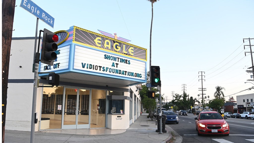 Los Angeles ziet hoe bioscopen een comeback maken met een stortvloed aan openingen en renovaties - The Hollywood Reporter