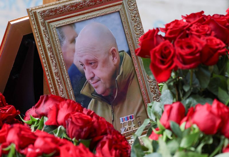 Het Kremlin zegt dat het vliegtuig van Prigozhin mogelijk opzettelijk is neergeschoten