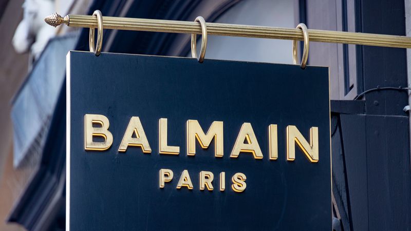 De nieuwe collectie van Balmain werd gestolen toen in Parijs een bestelwagen werd gestolen, zegt de president van het merk
