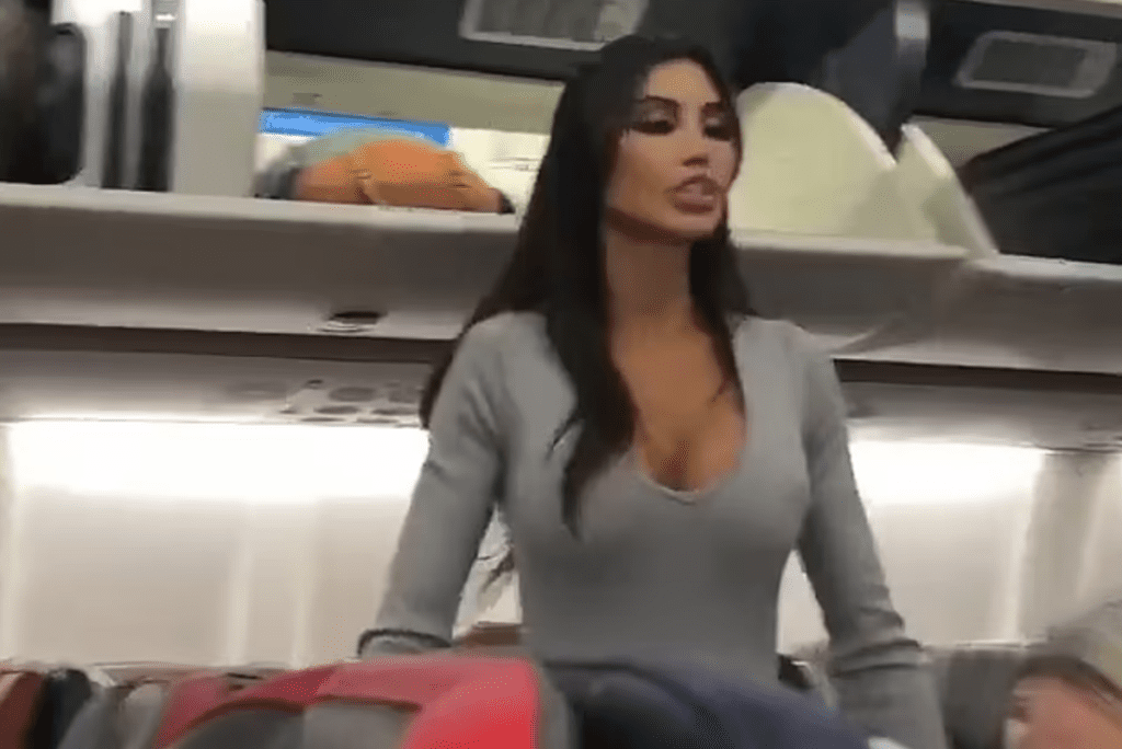 Een vrouw vertelt over haar 'Instagram-beroemdheid' te midden van woede in het vliegtuig