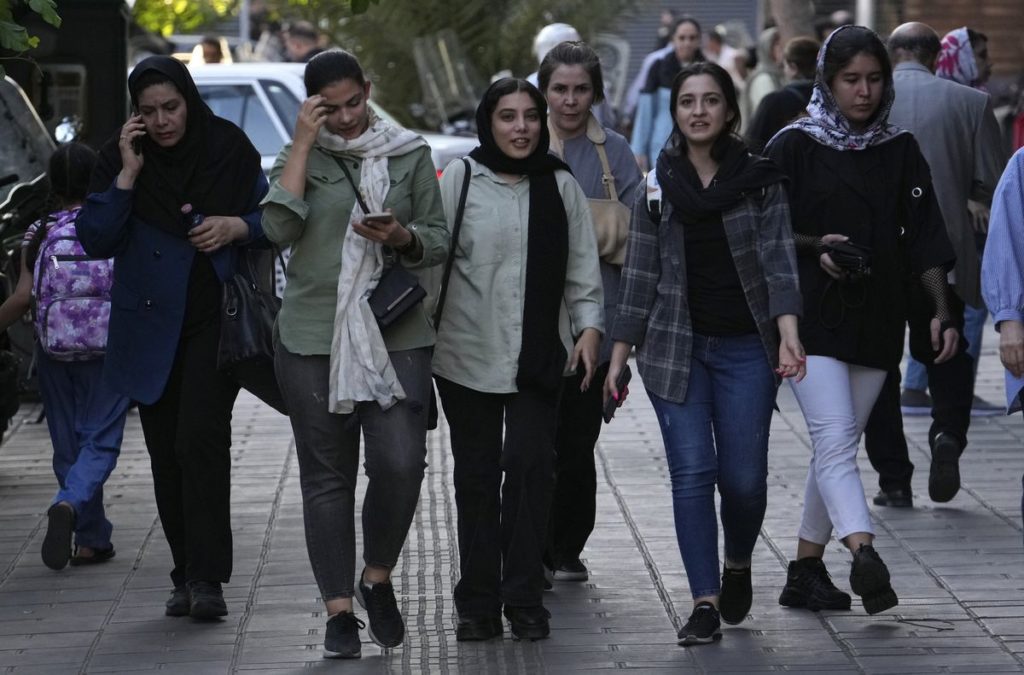 In Iran vieren vervroegde controleposten en ontruimingen aan universiteiten de eerste verjaardag van de Mahsa Amini-protesten |  Internationale