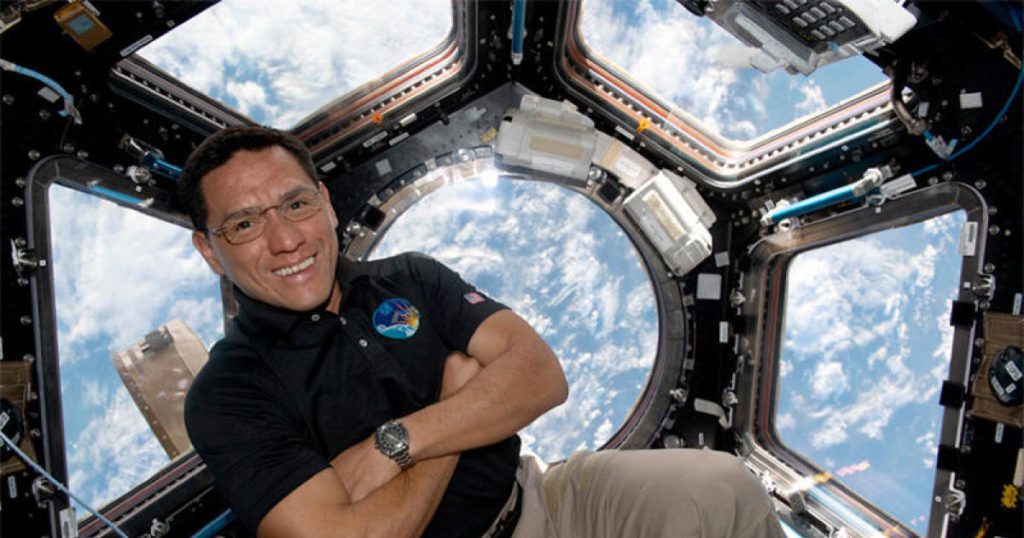 NASA-astronaut Frank Rubio keert terug naar de aarde na een recordvlucht van een jaar op het Amerikaanse ruimtestation