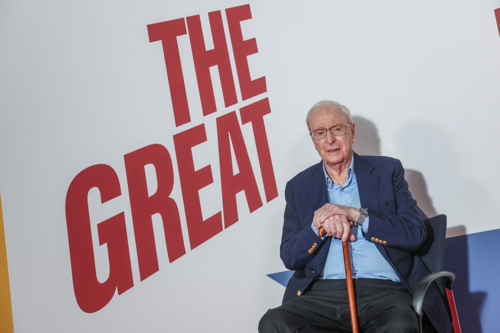 Michael Caine gaat op 90-jarige leeftijd met pensioen, waarbij The Great Escaper zijn laatste film is: Deadline