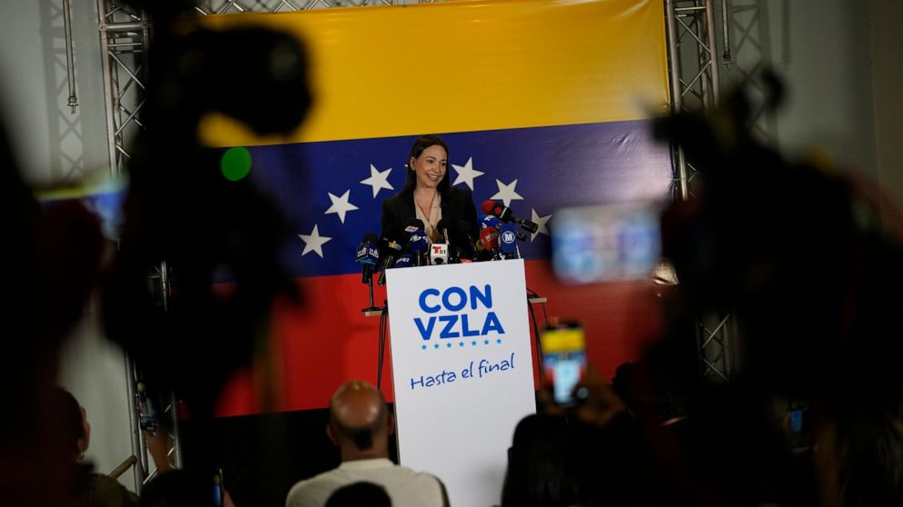 De Venezolaanse regering heeft haar aanvallen op voorverkiezingen van de oppositie geëscaleerd, waar de opkomst de verwachtingen overtrof