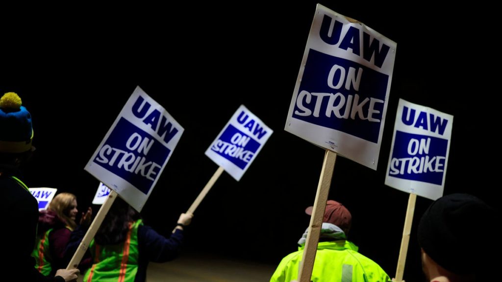 Hoeveel verdienen UAW-werknemers?  Een blik op de uurlonen in de Amerikaanse staten