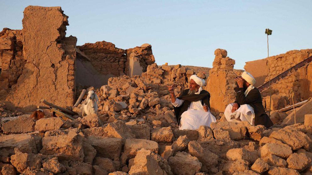 Verenigde Naties: Minstens 100 mensen zijn omgekomen als gevolg van de krachtige aardbevingen die West-Afghanistan troffen