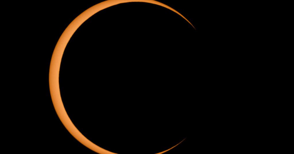 Zie het op foto's: de ringvormige zonsverduistering "Ring of Fire" verblindt kijkers