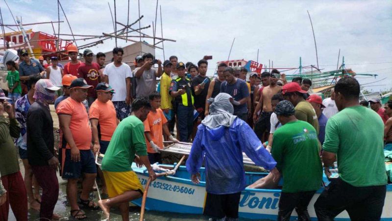 Zuid-Chinese Zee: Filipijnen zeggen dat drie vissers zijn omgekomen nadat een 'buitenlands' schip hun boot ramde nabij Scarborough Shoal