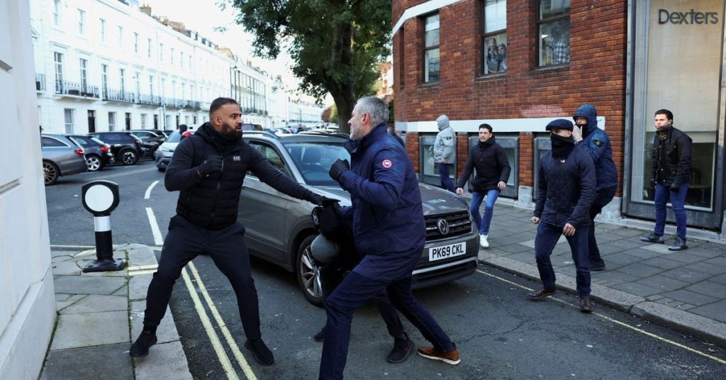 De Londense politie kwam in botsing met extreemrechtse demonstranten tijdens een pro-Palestijnse bijeenkomst