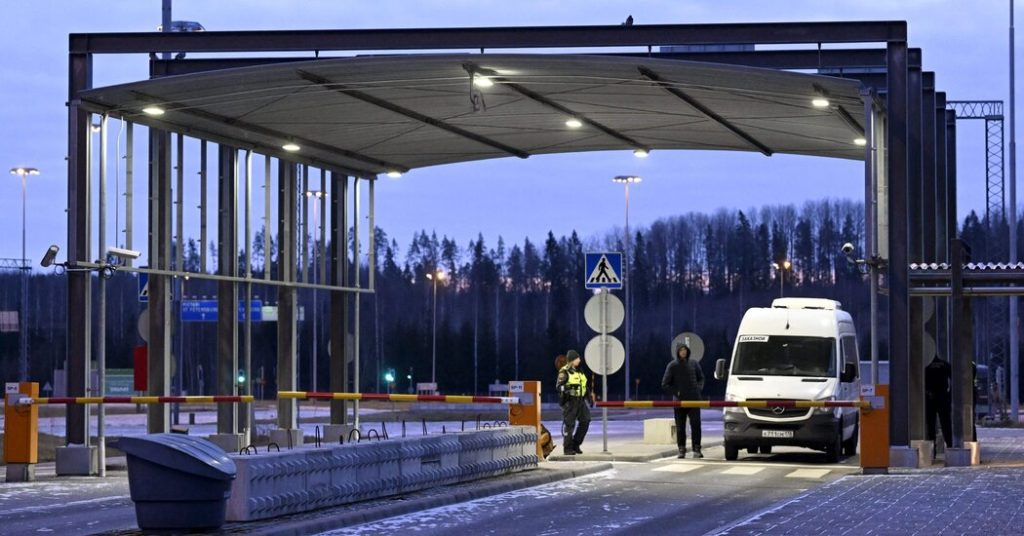 Finland gaat vier grensovergangen met Rusland sluiten om immigranten tegen te houden
