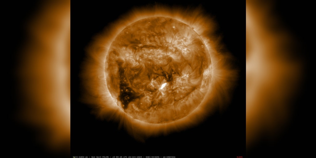 Meerdere zonnevlammen gericht op de aarde leiden tot de waarneming van geomagnetische stormen