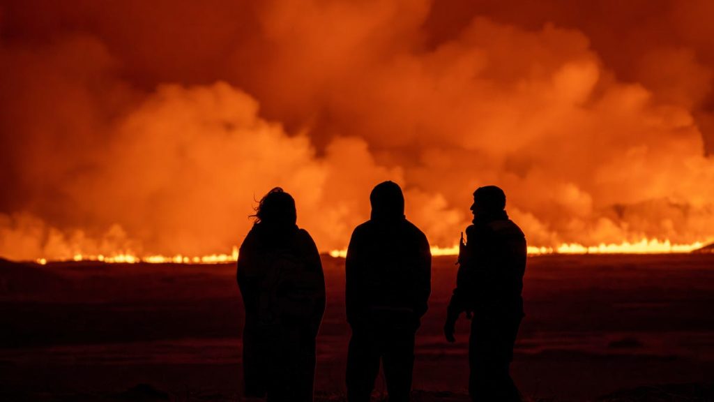 De vulkaanuitbarsting in IJsland op het schiereiland Reykjanes veroorzaakt evacuatie